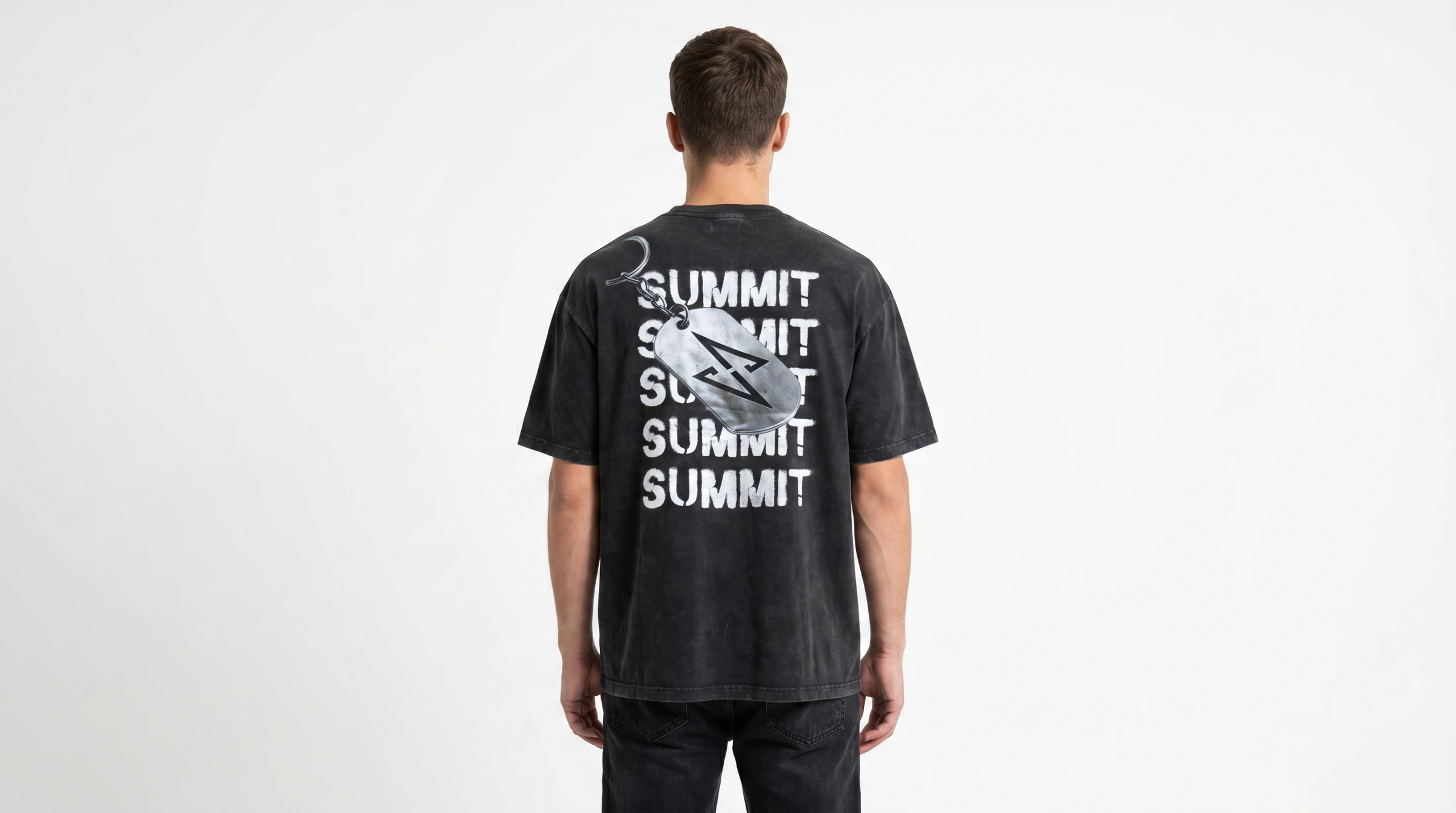 Summit Tee – Rücken mit Dogtag